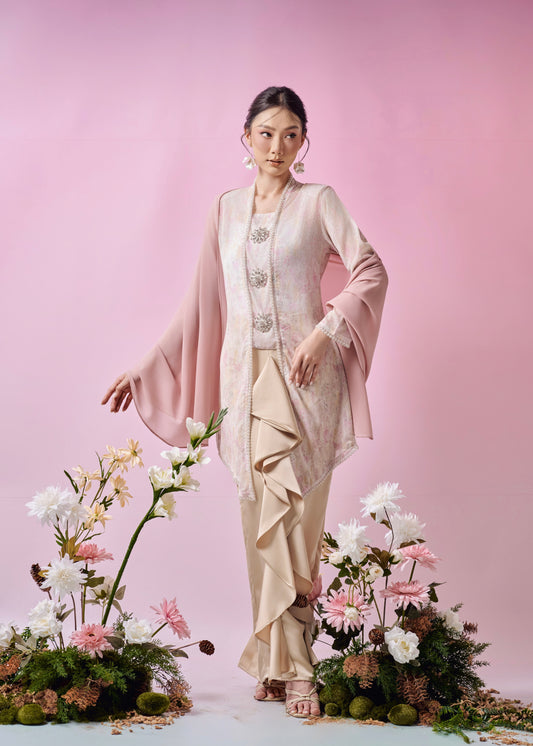 Norma in Blushing Aura